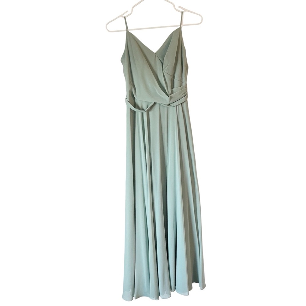 Sage green slit dress quince/prom/sweet sixteenth floor length size small